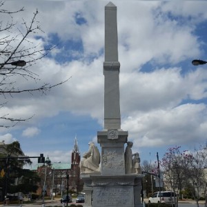 Tall-statue-in-Macon