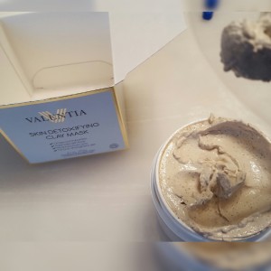 Valentia-Skin-Detoxifying-Clay-Mask